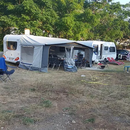 Auto Camp Glamour Luxury tent